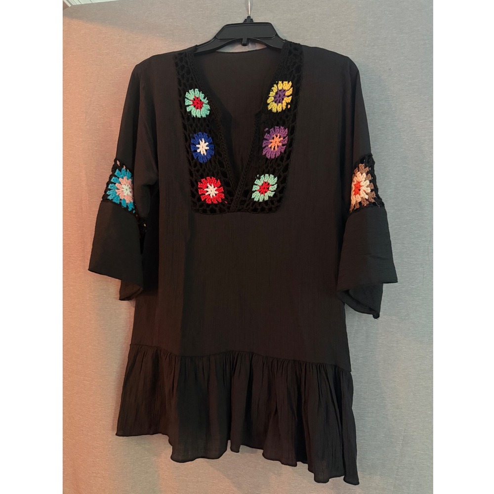 SHEIN Tunic Top Womens Small Black Excellent Crochet Floral Boho Ruffle Hem